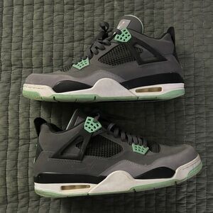 Jordan 4 “Green Glow”